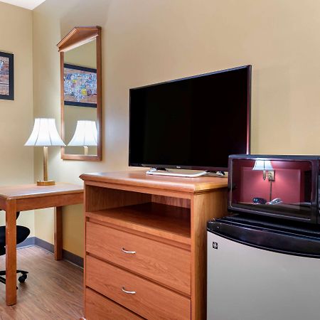 Econo Lodge Louisville Airport Kültér fotó